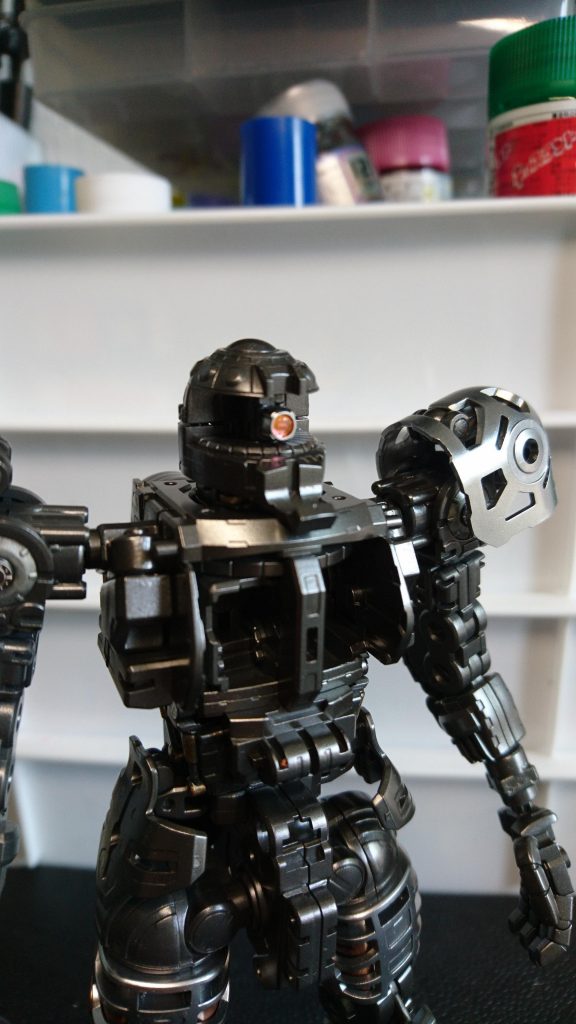 モノアイはビルダーズパーツを使用。違和感なくできたと思います。 