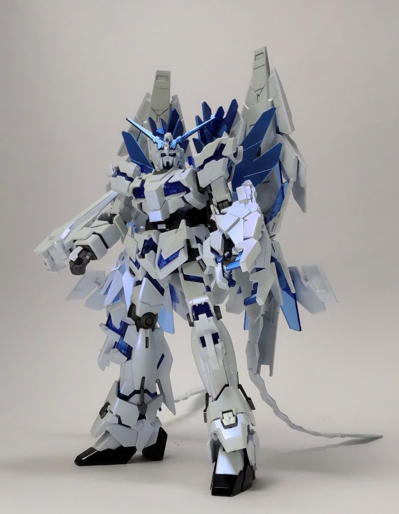 クレオスのサファイアブルーでコーティングしたのですが中々画像で表現しにくです💦生で見るとキレイな青に偏光するのですが…