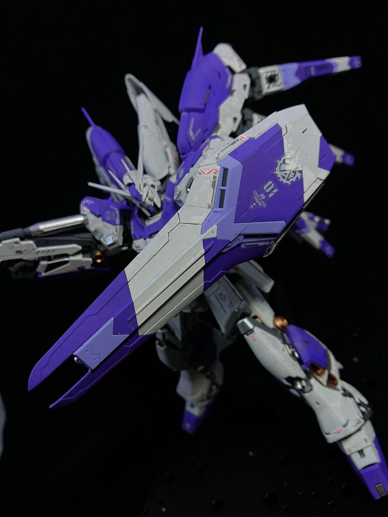 ライトブルーは未塗装。この色合いがとても好きでした。この色の缶スプレーを売ってほしい(笑