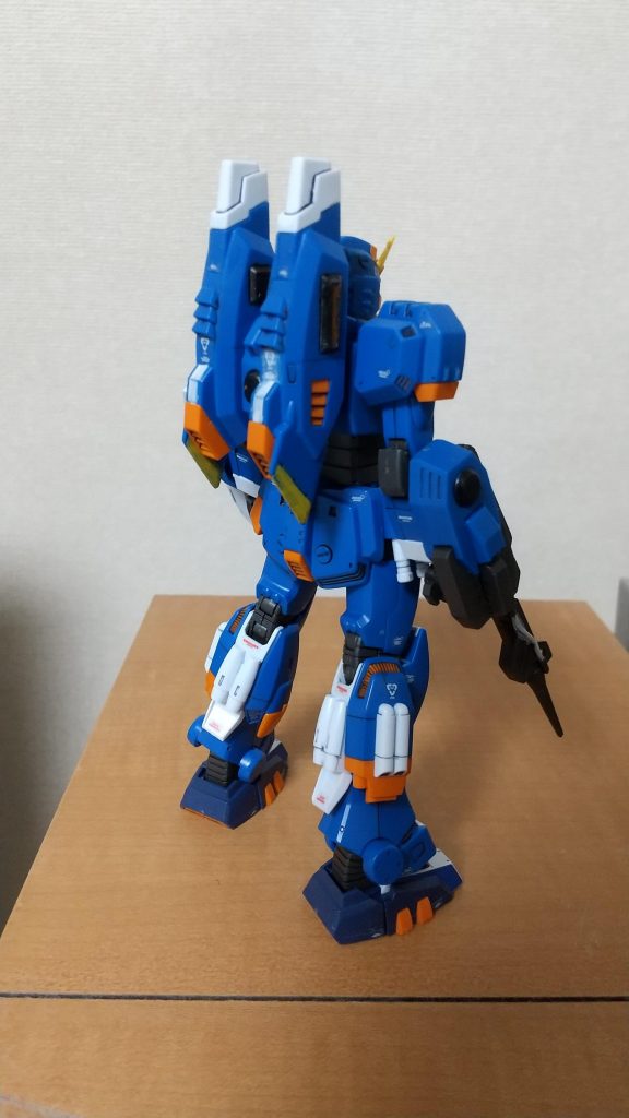 色が足りないところは部分塗装しています。ここまでご覧くださり、ありがとうございました!次回はHGUCゼータガンダムです!お楽しみに!