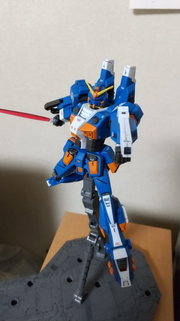 ビームガンを収納状態で。