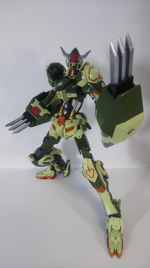 カラーリングはバスターガンダムに寄せた。近接武器しか持ってないけど 