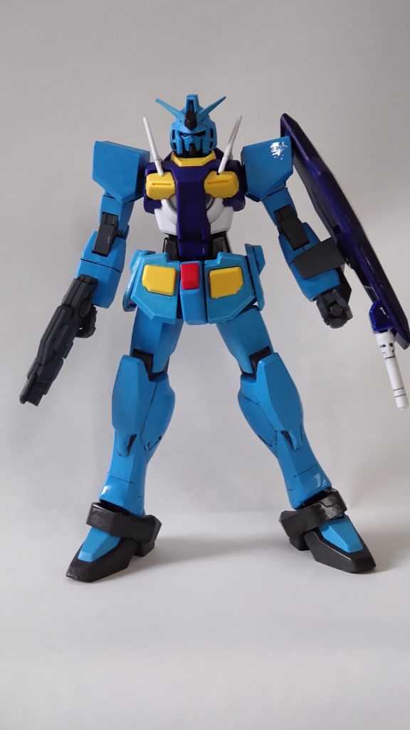 Oガンダムをラルさん専用に塗装。 昔、ギレンの野望というゲームにランバ・ラル専用ガンダムがあったなぁと思い出し、塗装の元ネタにしました。サーベル位置をバックパックからシールドに変更したことと、全身にネオジム磁石を仕込んだ以外はキットそのまま。