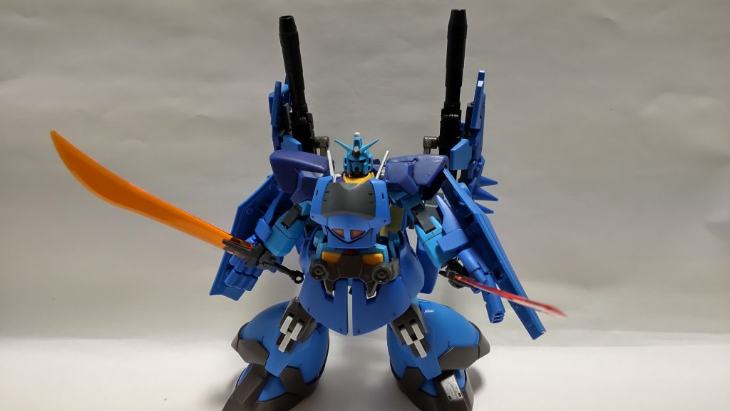 遠・中・近の全ての距離に対応しているオールラウンドタイプ。武装は少ないが、ラルさんの操縦技術なら問題無い…はず!