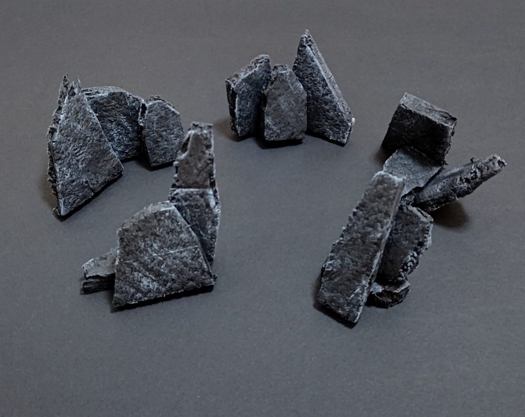 3個1セットで接着し、色々組み合わせて配置できるようにしました。