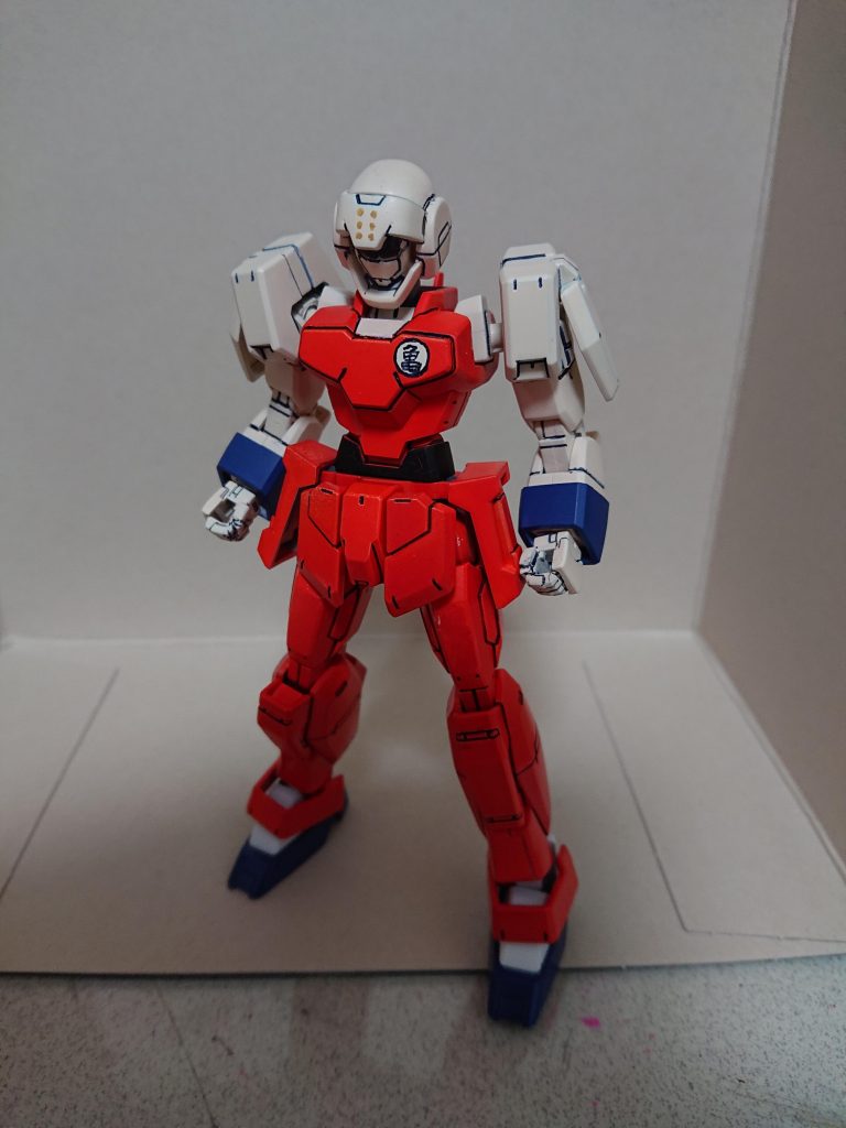 顎下げ出来るように首を伸ばしてます。アデルは機体性能的にも某作品の位置関係と会っていそうな気がします。