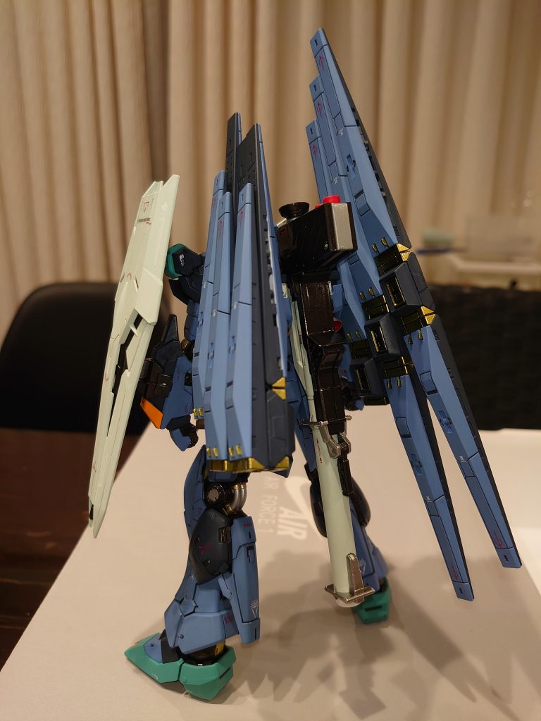 量産型νガンダムのキット化実現して欲しいですね。