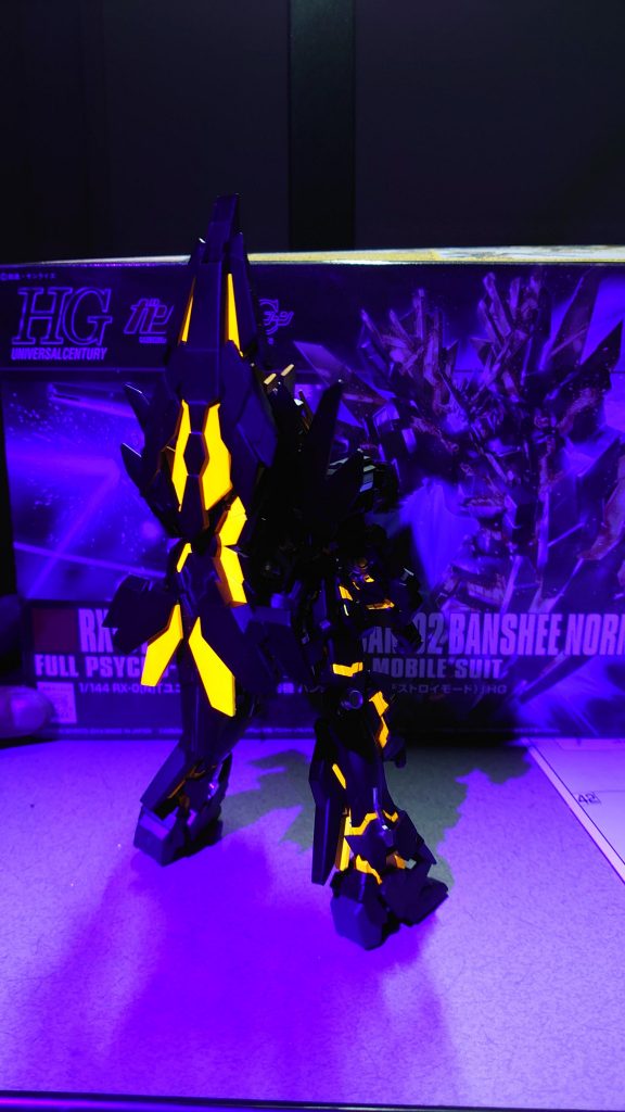 ありきたりですがブラックライトで光らせてますやっぱり蛍光塗料はいいですね( ꈍᴗꈍ)