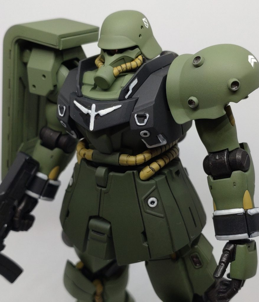 今回デカールはエンブレム程度に抑えました。