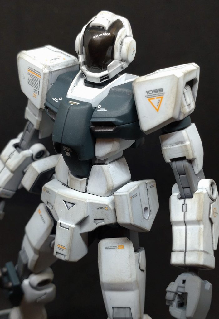 ホントは汚しなしでキレイに作りたかったのですが、本体のホワイトが上手く塗装できず、ウェザリングで誤魔化しました。