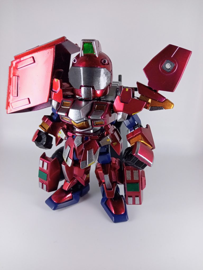 変形するときは肩パーツをフロントカウルになります。