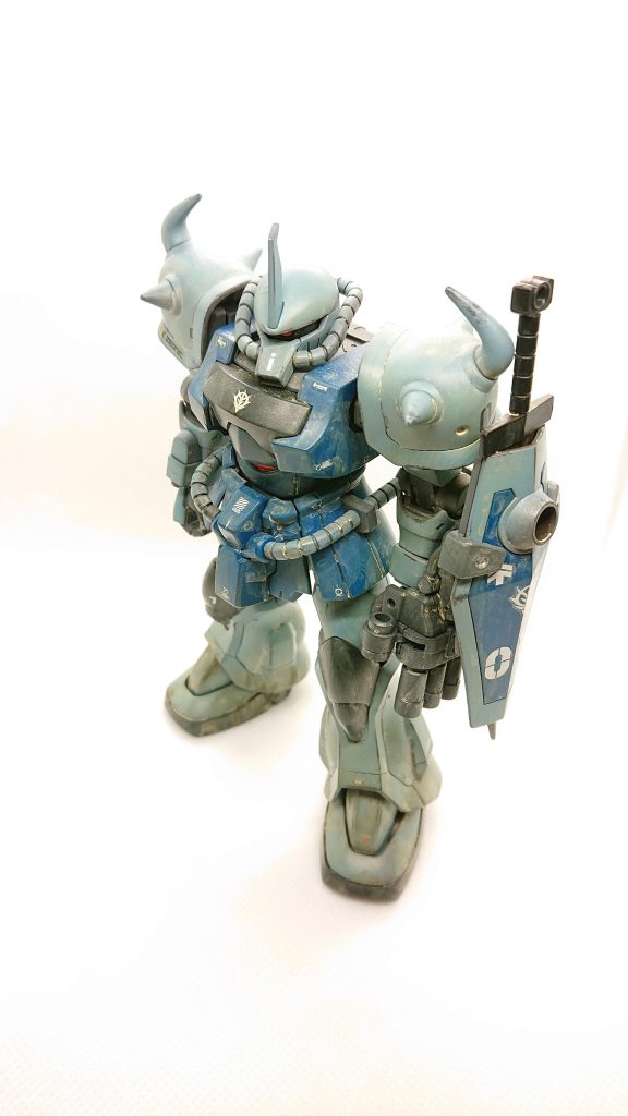 ガトリングシールドはパイロットの好みで装備していません。かっこいいんですけど、「盾なのか武器なのか…」が口癖とか。