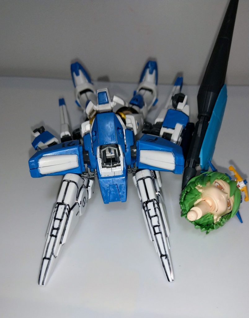 制作する際にダメ元でファル=ファリーナの首を入れてみたら無改造でスッポリと入りました。