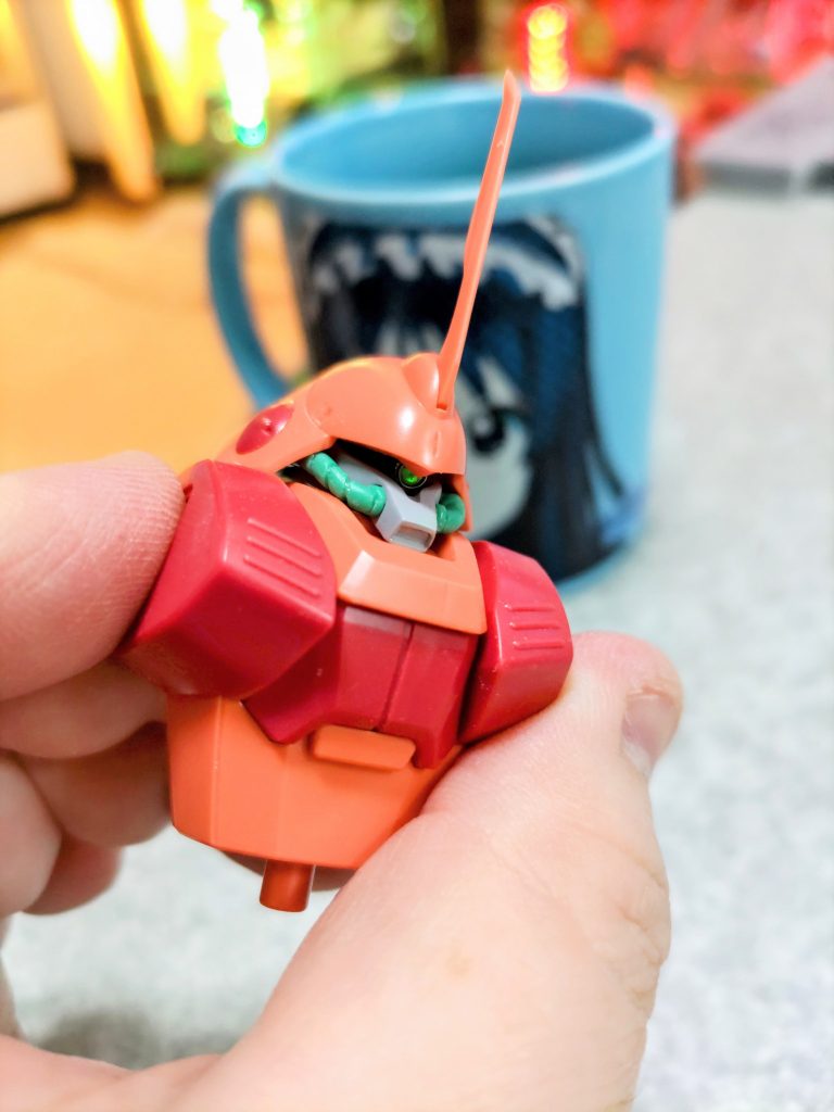 移植後に整形した状態です。モノアイはハイキューパーツさんのSPプレートとルミドーム(蛍光グリーン)2mmの組み合わせです。