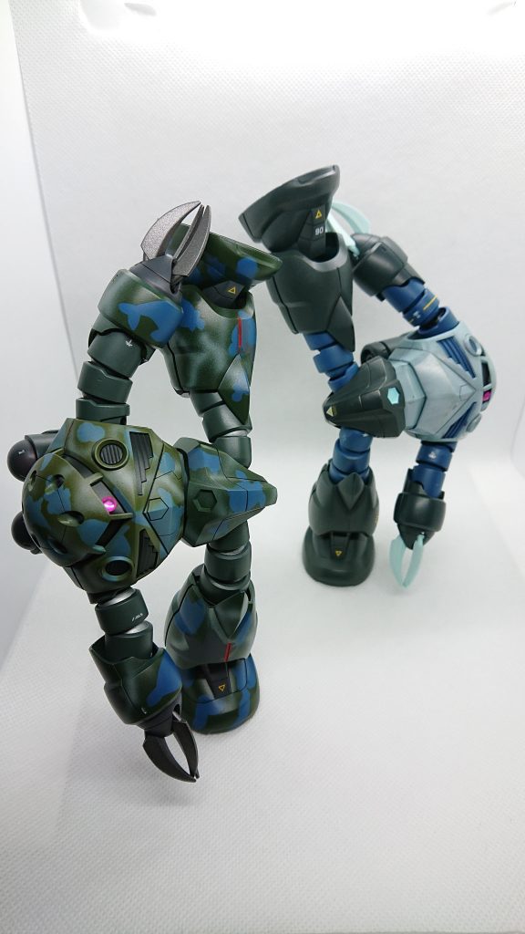 このキットのポテンシャルは古い割に凄いですよね！！片足立ちも何のその！ちなみにカニ太郎1号が友情出演してくれました。2号(ダズル迷彩)は近所の模型店に展示させて頂いてます。ちなみに娘の設定では1号は陽気な性格、3号は真面目な堅物らしいです…。