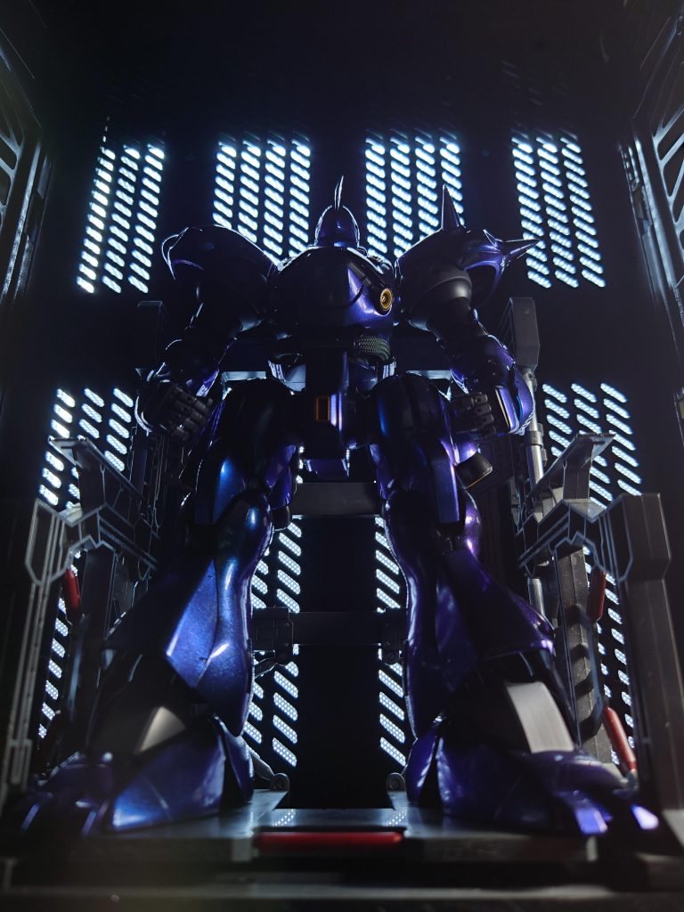 偏光パウダーのおかげで、一機で何色も楽しめます。