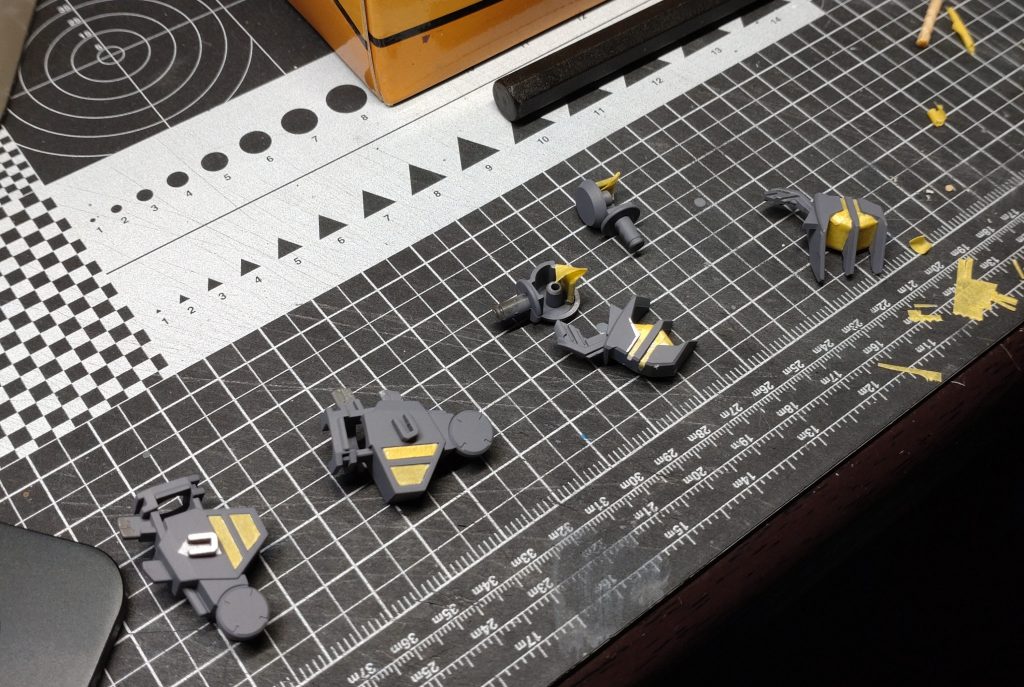 サフを吹きつつマスキング