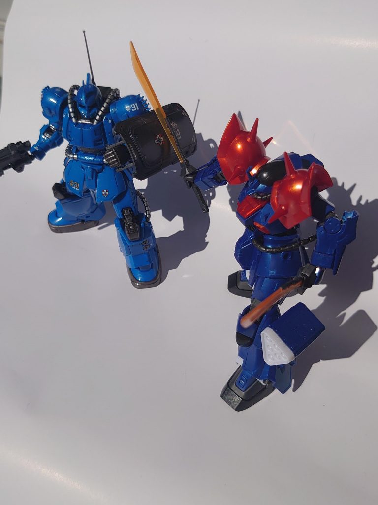 仮組中のイフリート(グロスインジェクション)とチャンバラごっこ。ご覧いただきありがとうございました。