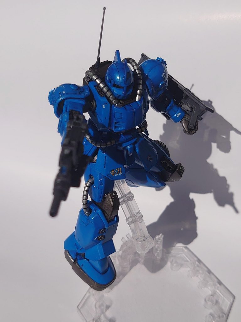 加工は、モノアイをサイレントスコープレンズにしたのと、バックパックにアンテナを付けただけです。