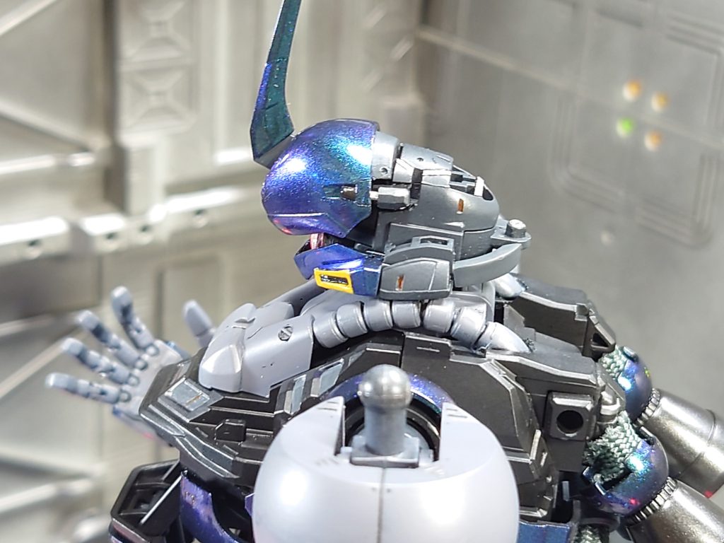 頭部閉じアンテナ立て。