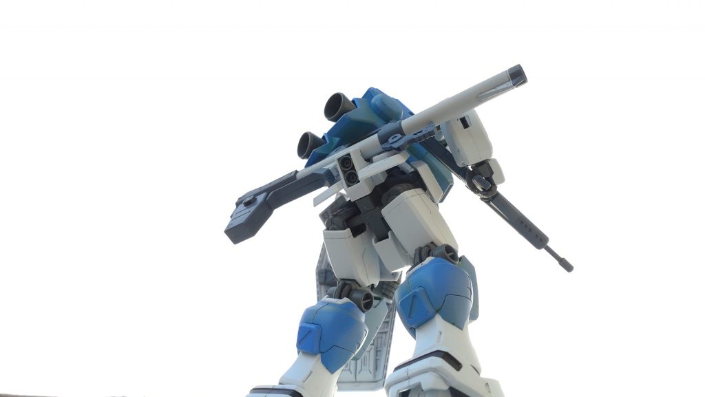 下から一般人が見上げたという構図で。