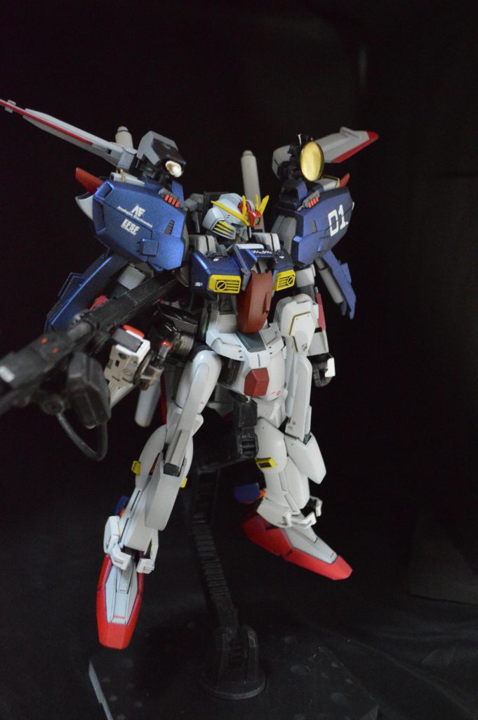 股下にポリキャップを仕込み、ディスプレイスタンドに対応できるようにしました