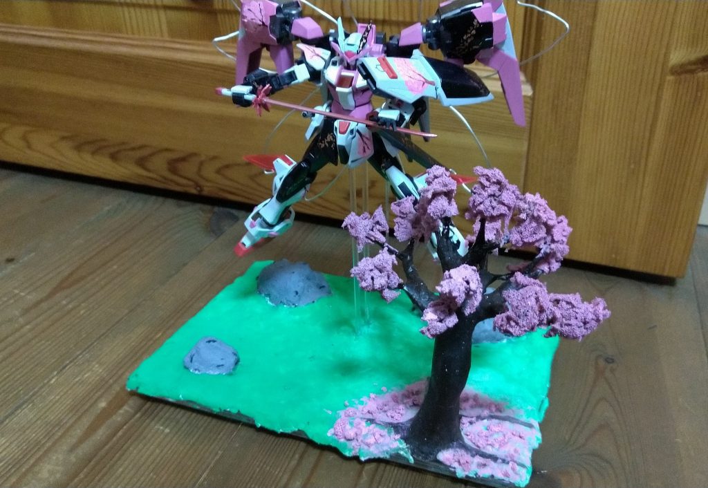 地面を塗り終えて何か足りない気がして、