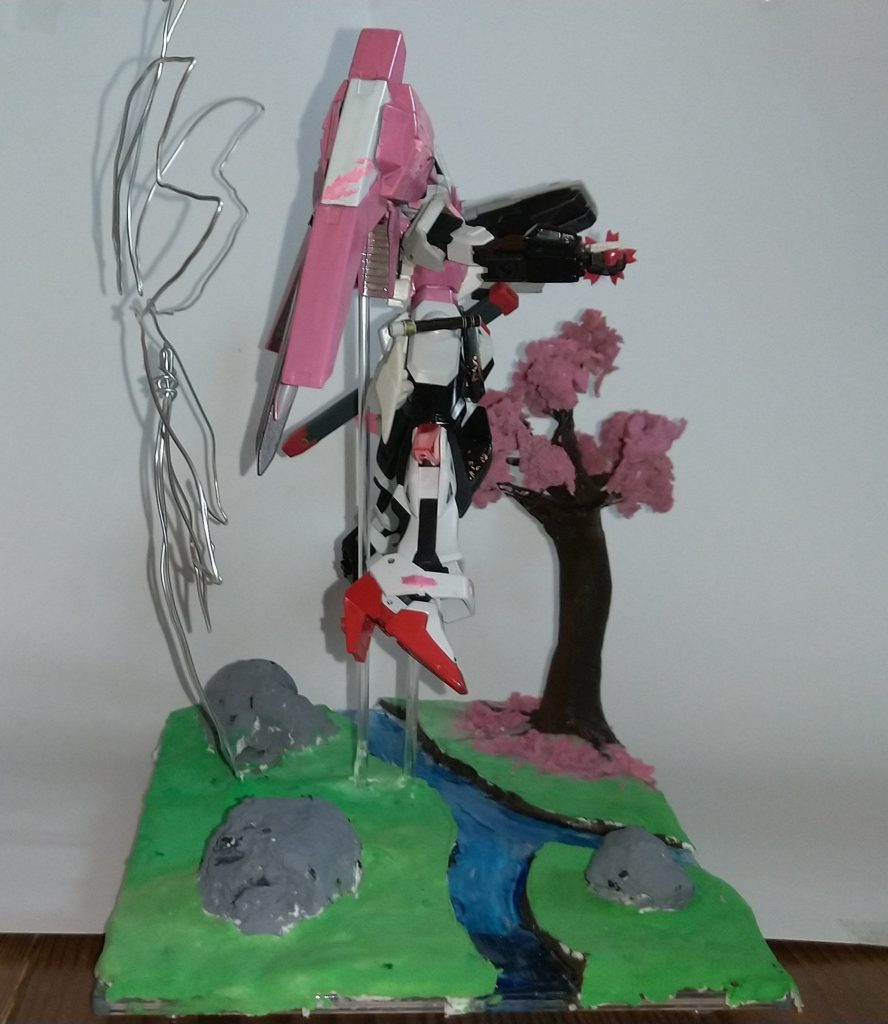 以前投稿した、ガンダムロゼオフルブルームをベースに、ジオラマ風に仕上げています。