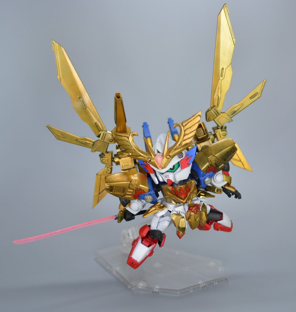 如何せん完成したのはだいぶ前なので 表面処理は粗い、目はゴッド丸と同じ、可動部が多すぎてポーズ激ムズ、剣がフニャフニャ・・・など色々難ありな作品ではあるものの、当時の全力が見えて引き出し少ない割に頑張ってるなぁとしみじみできる。