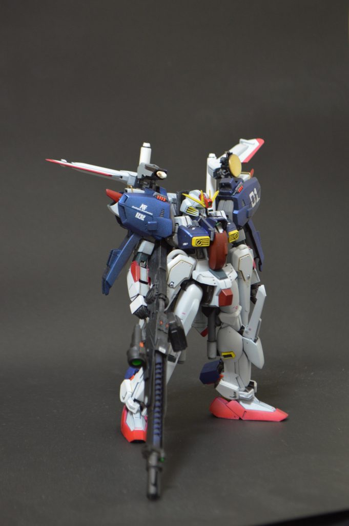 残念ポイント4 直立がちな足首ボールジョイント化して、向きが自由に変えられるようにしました