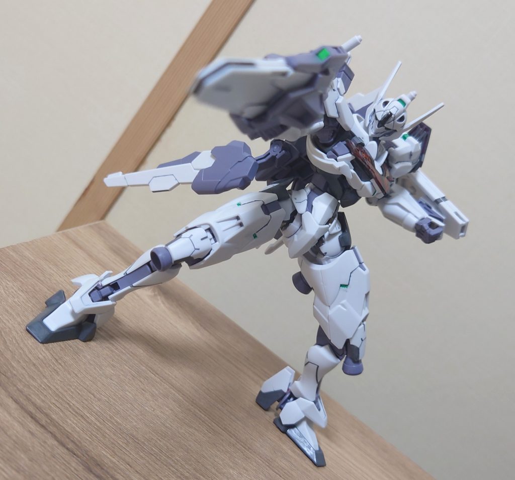 デザイナーが「ボクらの太陽」のジェヌ氏と聞いてなんだか納得。