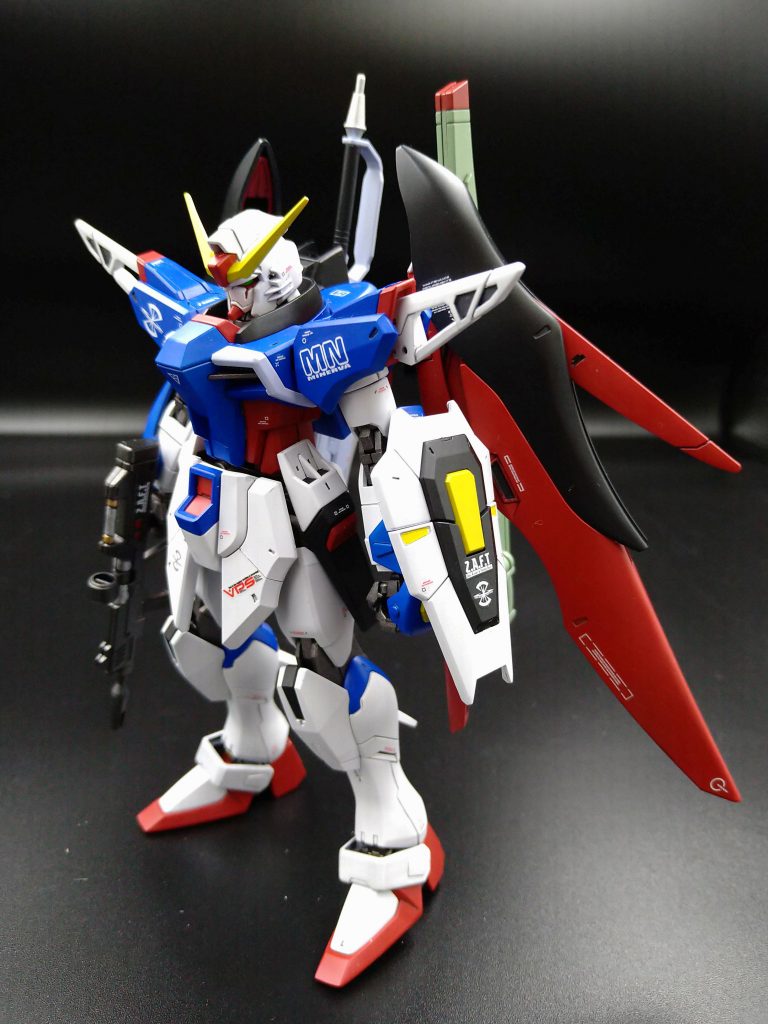 写真じゃ分かりませんがシールドはネオジム磁石で固定です