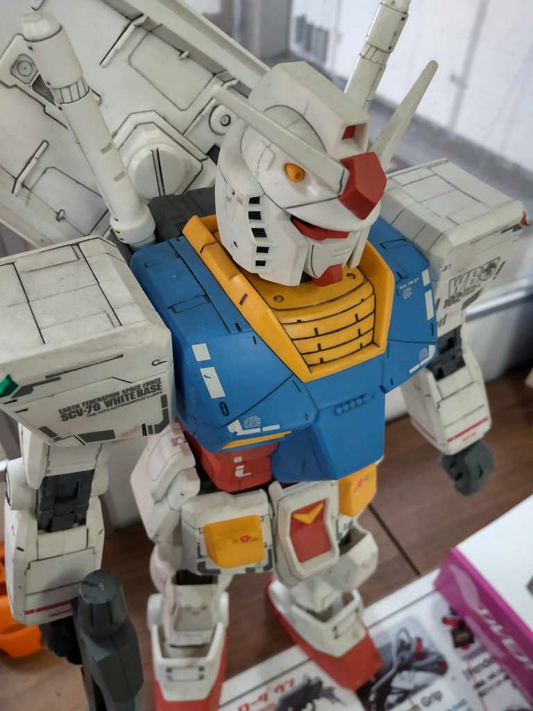 肩のホコリのかぶり具合が気に入ってます