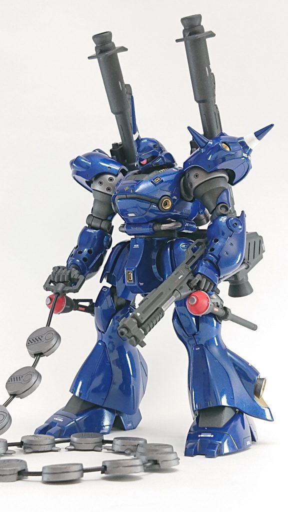 スジ彫りも追加してるのですがメタリックブルーが濃いのでスミ入れしてもあまり目立たない・・・色々と失敗やチャレンジありでしたが、色々調べて知識もアップし上手くリカバリーもできたし、大好きなMSを作れて楽しかったです。もっと上達してからまた再チャレンジしたいです!!