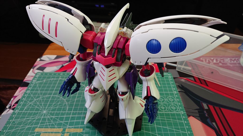 塗装前全体イメージ。キュベレイは曲線が綺麗なのでスジ彫りは少なめに追加していきます。