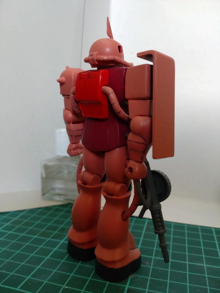 このペタッとした背中！これが良いんだ…