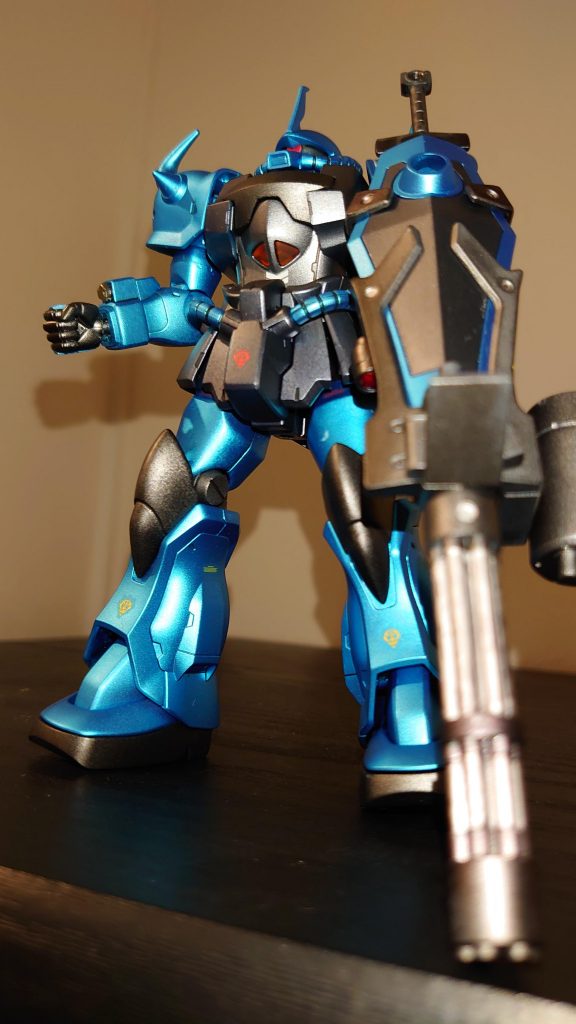 下アングルから見るとほんとにかっこいいですよね。ガトリングシールドがいい感じです。