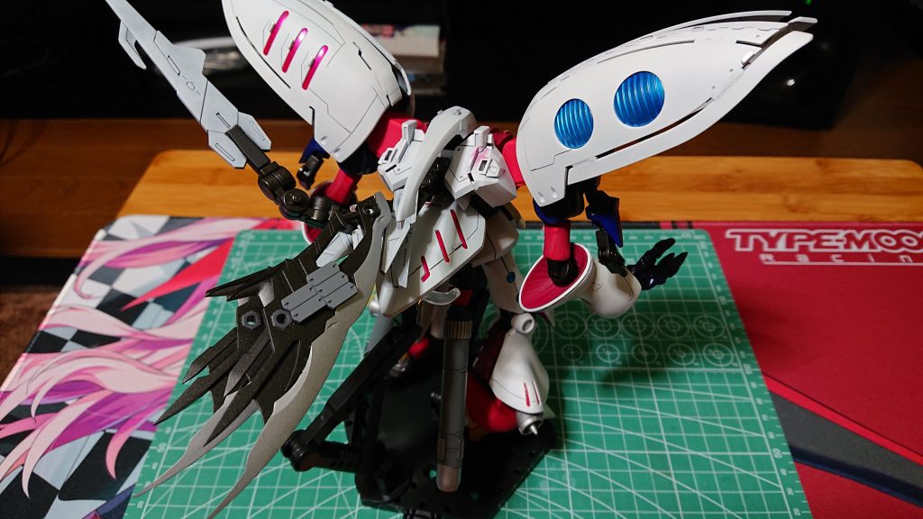 バインダーは放熱意識の設定ではありますが、特徴は大きく見せたほうがカッコイイというノリです。