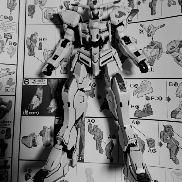 HGガンダムバエルの制作その３です。本体までできました。残すはバックパックと武器です。（1枚目）