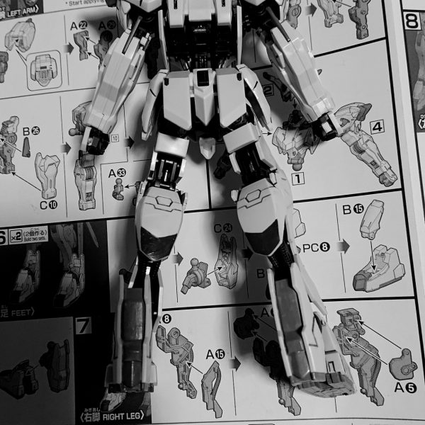 HGガンダムバエルの制作その３です。本体までできました。残すはバックパックと武器です。（2枚目）