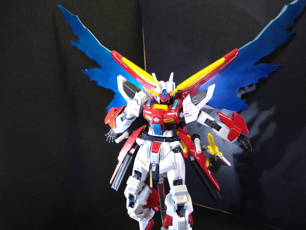 光の翼(自作)hgデスティニーの羽を見本に制作。一番時間かかった部分