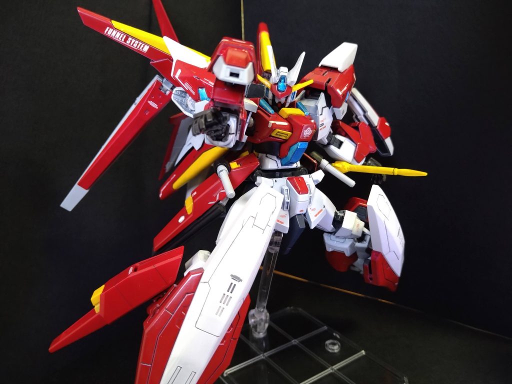 今回は初の試みで磁石を使用。装甲のパージができる、機動力のあるをモットーに制作。台座ないと自立できない