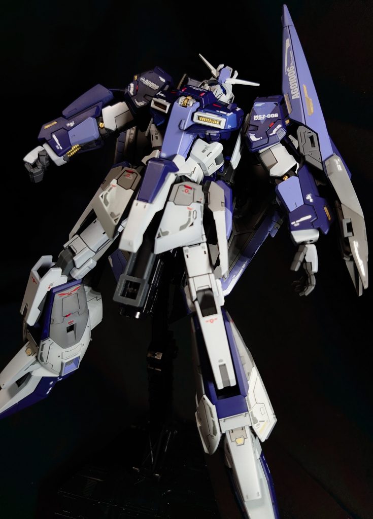 あーどうしよか…ウェーブライダーに変形させる?どーする俺?ユルユルの股関節とか壊れそうだし、頑張った塗装も剥げたりしそうだよね……でも