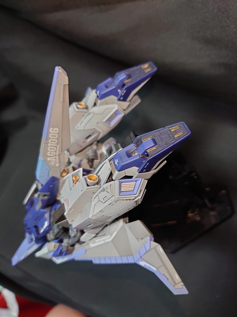 今回はマスキングを剥がしたら塗装が一緒に剥げた箇所が多々あり塗装前の表面処理がいかに重要かを学びました……めんどくさいからやらないと後でもっとめんどくさいことになるんですねえ…… 最後まで見てくださりありがとうございます!ガナラムの4作目でした!