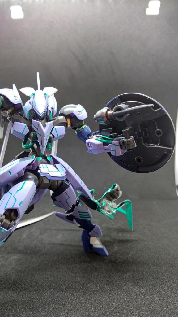 シールド裏にヴァルキュリアランスを装備