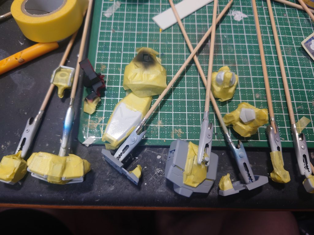 SDの宿命たる終わらないマスキング…面倒だけどサフまで吹きました。