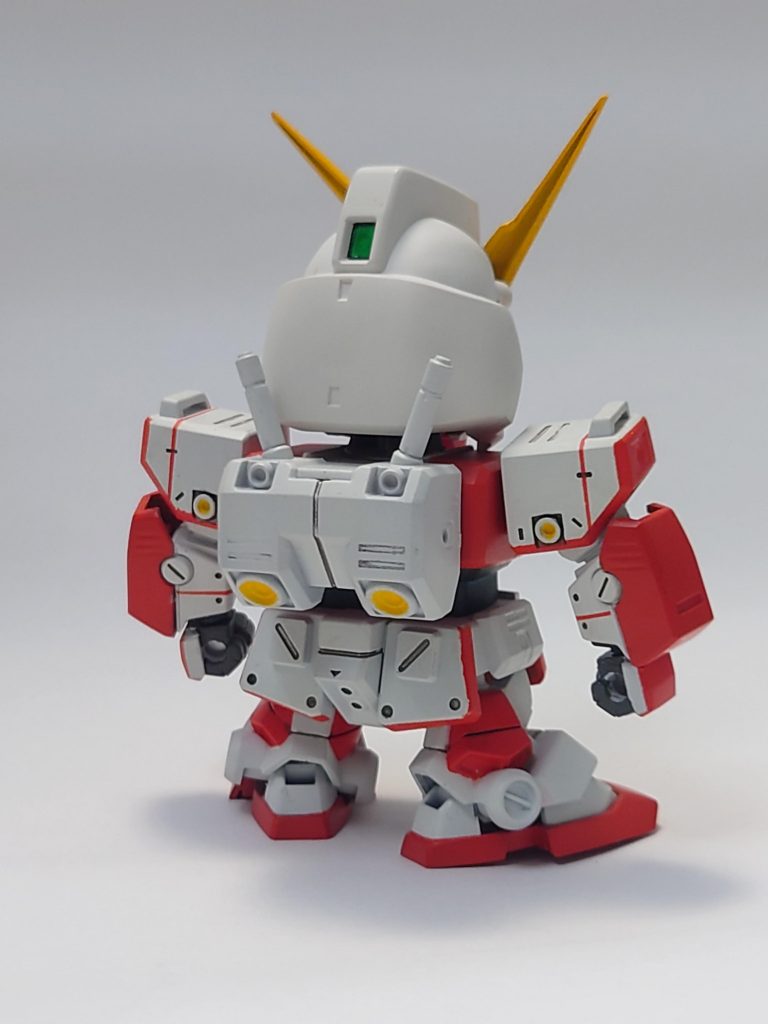 妙な所に色がついていたり、ラインが入っていたりで塗装はかなり面倒。NT-1はEFSFじゃなくてUNTSPACYだろ!というツッコミは認めます。いい大きさのデカールが無かったんです。昔々、明貴美加氏がモデルグラフィックスで公開したこのカラバリが令和の今、ROBOT魂で商品化とはねえ…。