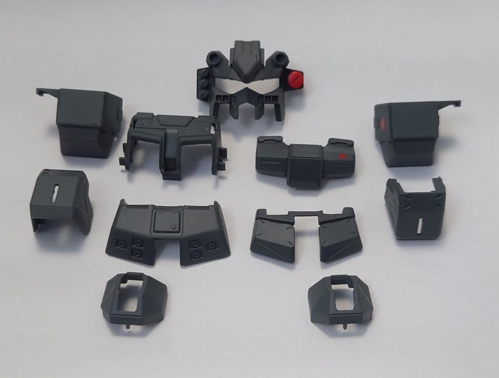 腹部延長のため、チョバムアーマーはそのまま装備するのかキツくなったのでバラします。ついでに腕部もバラします。