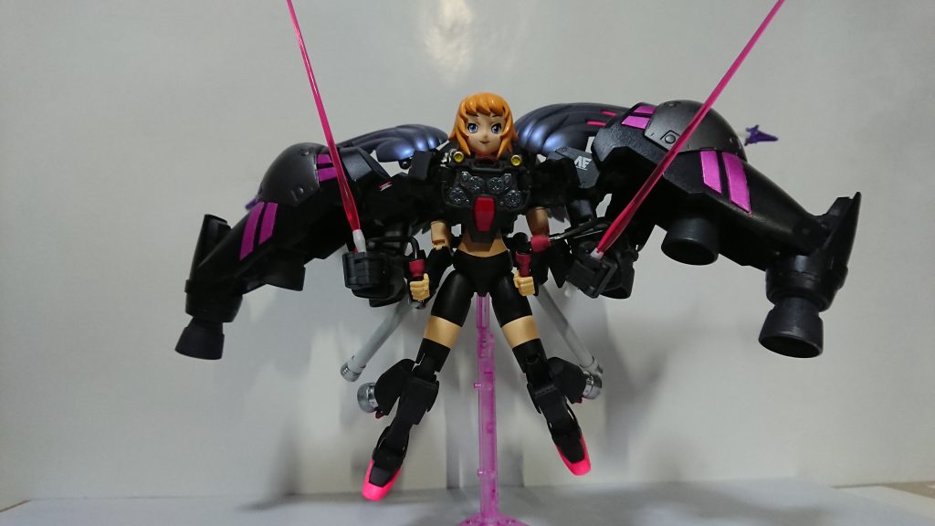 フレキシブル スラスター バインダー装着状態です。これにより重火器使用時の機動力の大幅な向上で一撃離脱も可能かと思います。