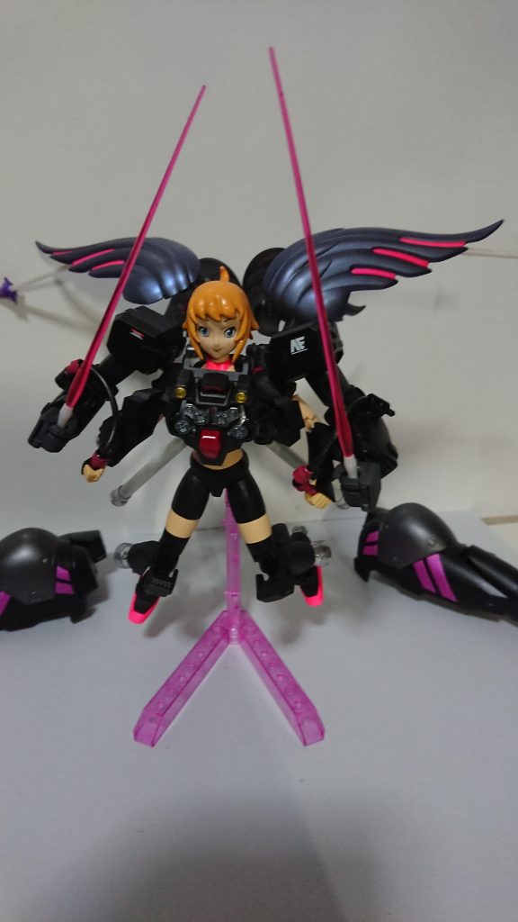 追加アーム装着状態です。これにより重火器の使用可能になります。